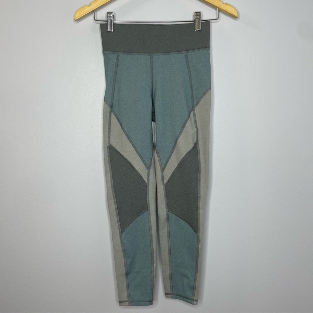 Michi Mist Cropped Leggings - Picture 2 of 10